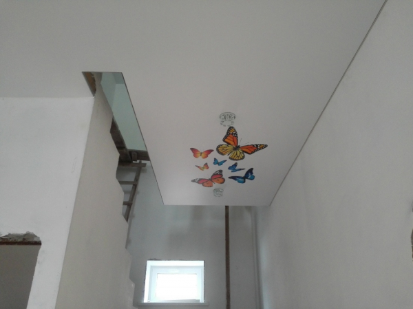 Пример "Небо" для гостиной 18 м²