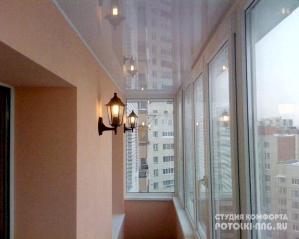 Натяжные потолки на балкон