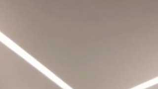 Видеообзор натяжного потолка со световыми линиями 
